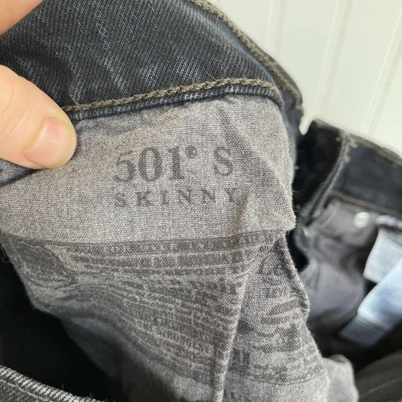 Levi's Jeans 501 Black Distressed Denim High Rise - Picture 6 of 12